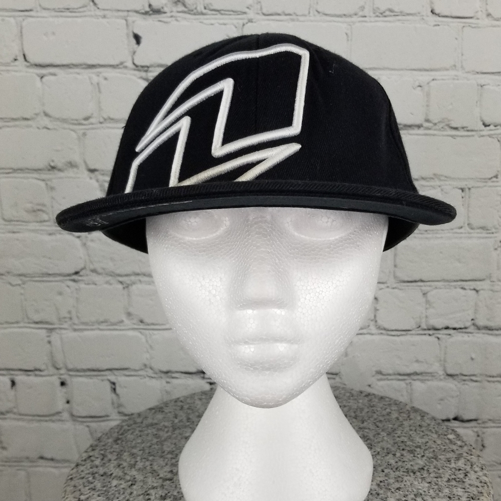 ONE INDUSTRIES | flexfit flat brim fitted cap hat